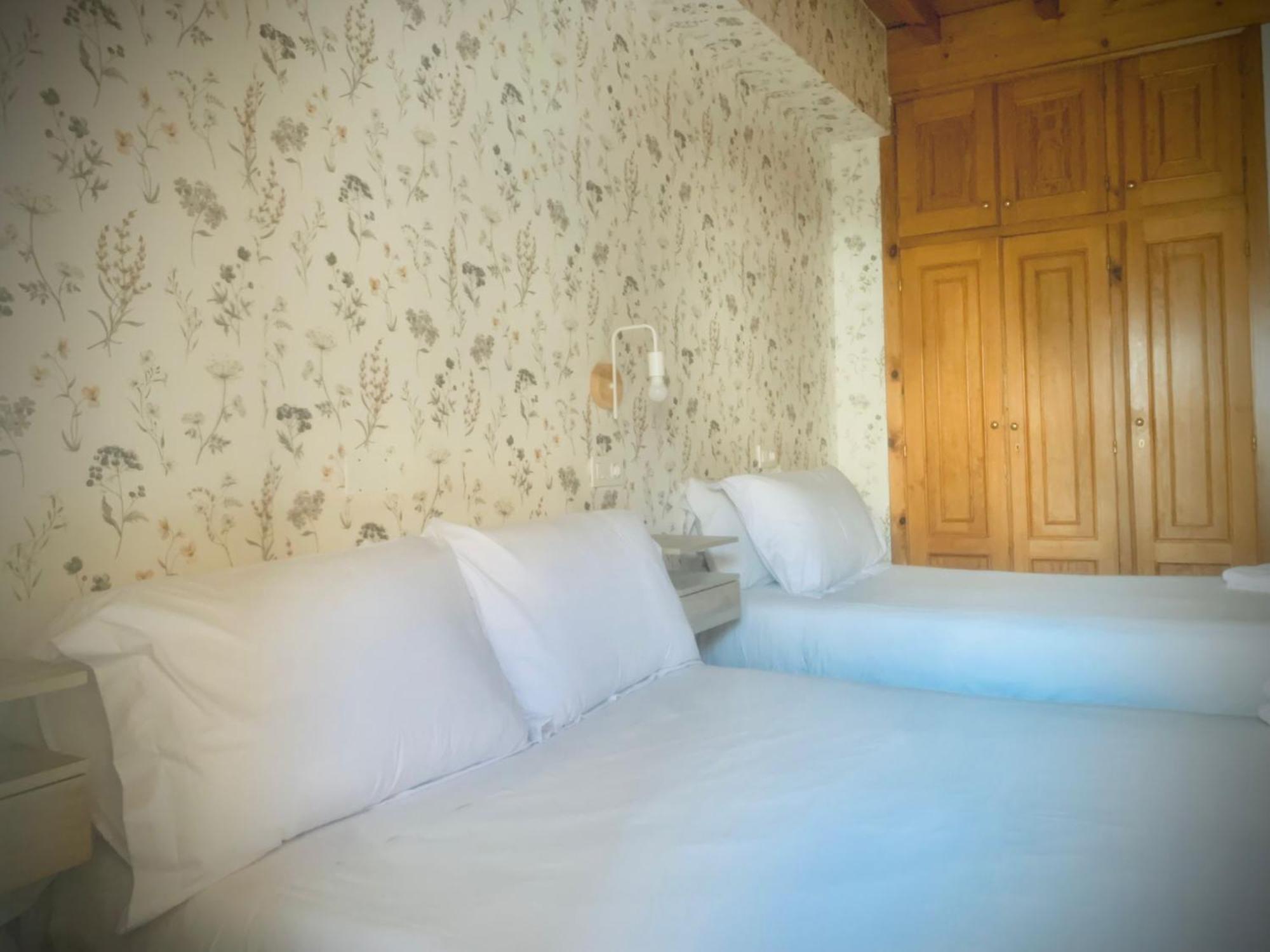 Hostal As Margaritas Santiago de Compostela Exterior photo